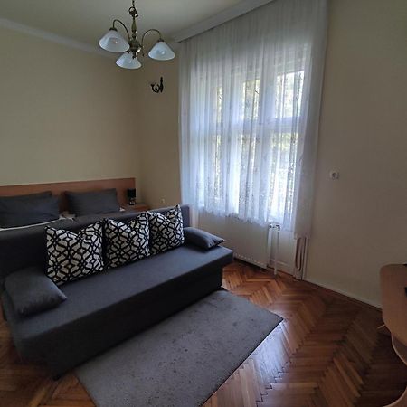 Varalja Vendeghaz Тата Экстерьер фото